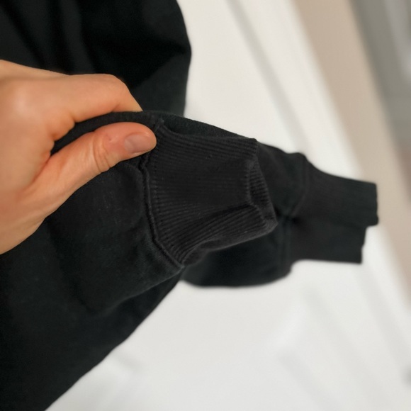 NWT Afends Hemp Homebase Cropped Long sleeved Black Sweater Sz 4 or Small - Picture 4 of 12